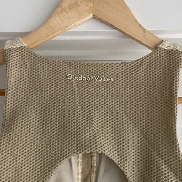 Outdoor Voices TechSweat™ Criss Cross Crop Top - Picture 5 of 6